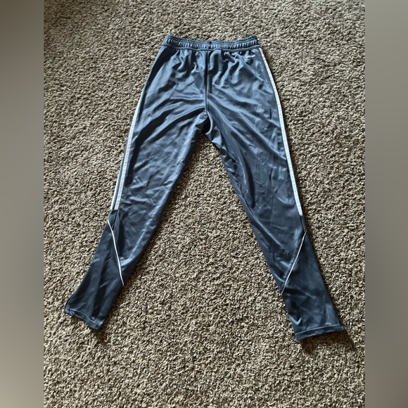Men’s Adidas pants - Picture 2 of 4